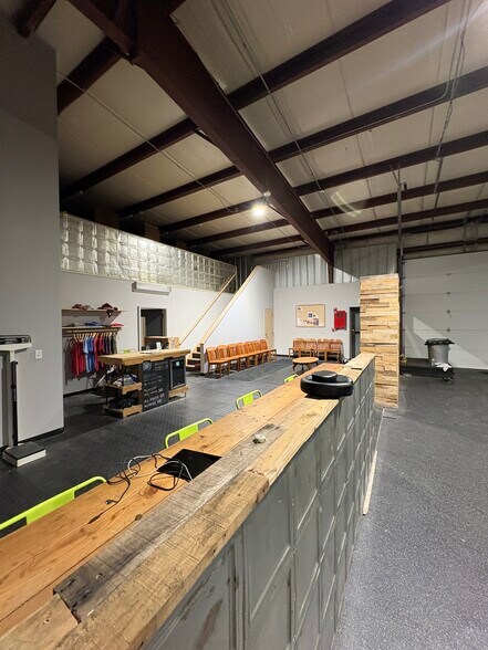More Photos Of 3646 California Rd, Orchard Park Industrial For Lease