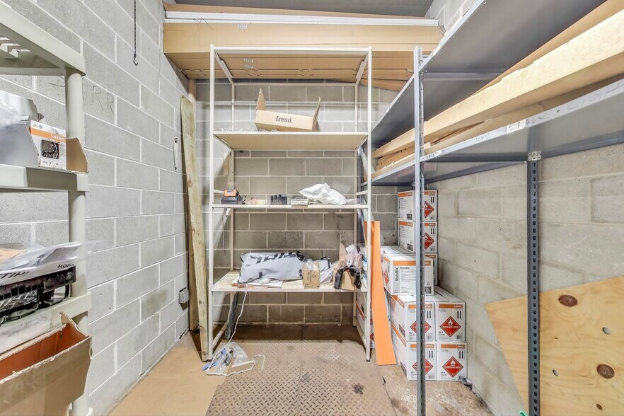 More Photos Of 675 W Golf Rd, Hoffman Estates Storefront For Lease