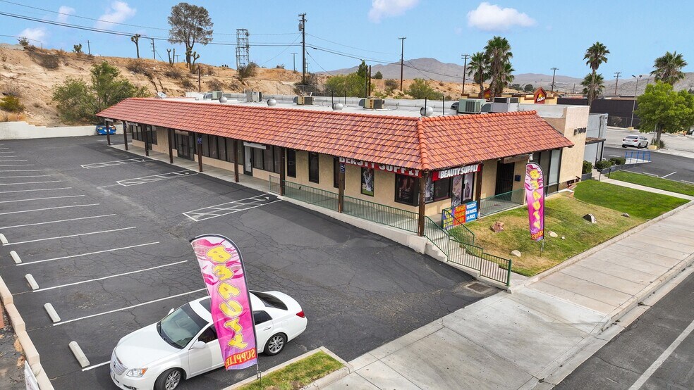 More Photos Of 15048 7th St, Victorville Storefront Retail Office For Lease