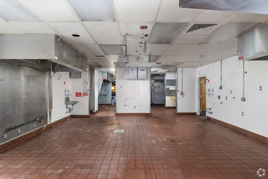 More Photos Of 725 S Palm Canyon Dr, Palm Springs Fast Food For Lease