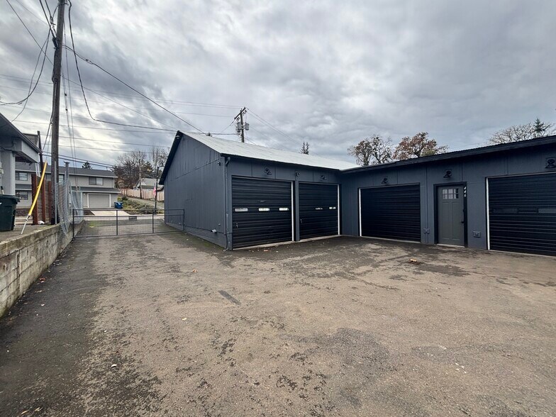 More Photos Of 446 McClaine St, Silverton Warehouse For Sale