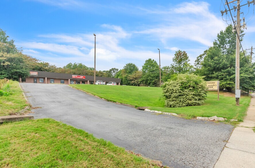 More Photos Of 3004 E North St, Greenville Freestanding For Sale