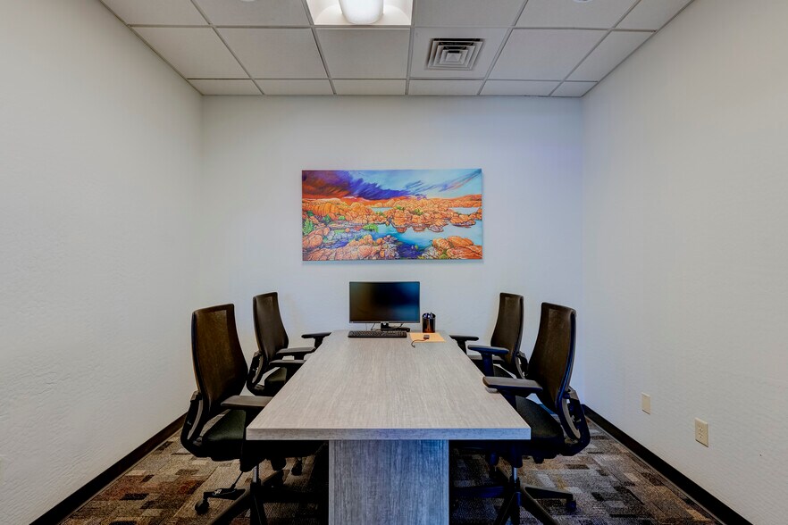 More Photos Of 325 W Gurley St, Prescott Office For Lease