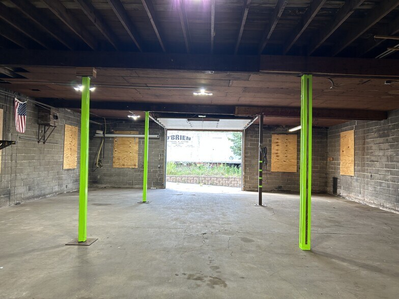 More Photos Of 206 S Main St, Le Sueur Warehouse For Lease