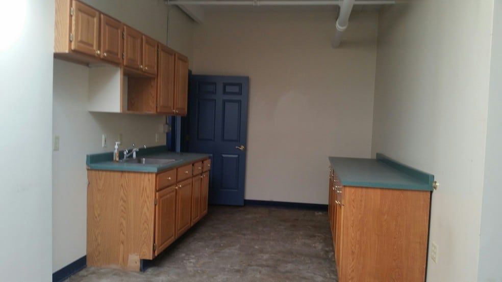 More Photos Of 31 S Main St, Concord General Retail For Sale