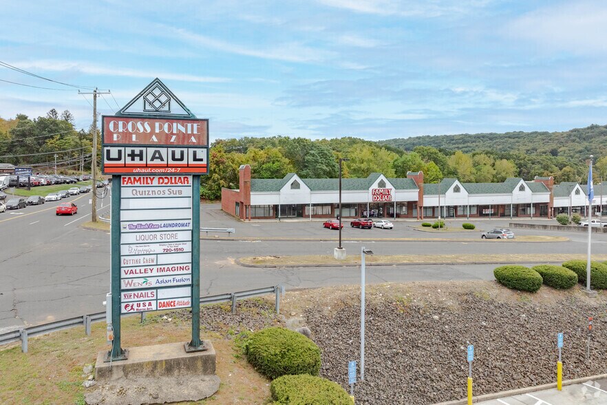 Primary Photo Of 799 New Haven Rd, Naugatuck Storefront For Lease