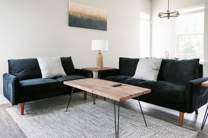 More Photos Of 4911 Alton Ave, Dallas Multifamily For Sale