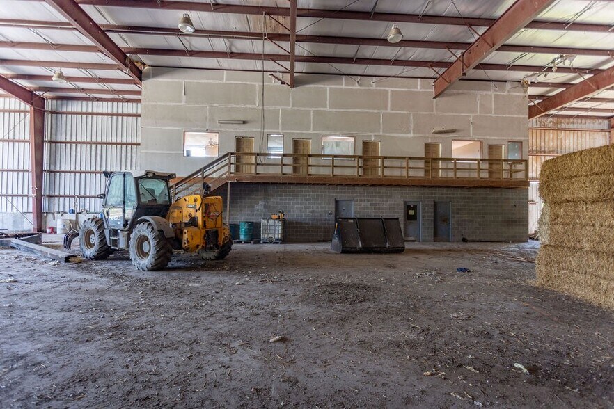 More Photos Of 398 Main St, Roulette Warehouse For Sale