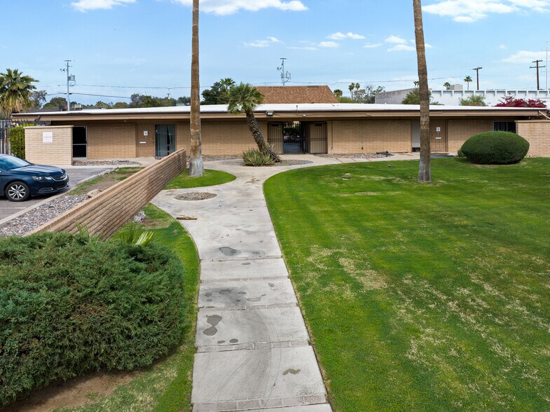 More Photos Of 424 W Broadway Rd, Tempe Office For Sale
