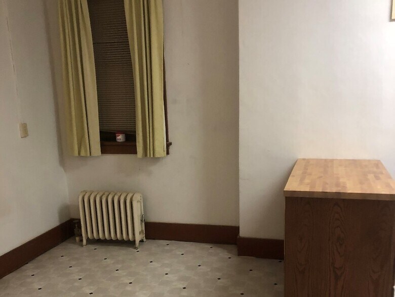 More Photos Of 203 N Broadway Ave, Marion Apartments For Sale