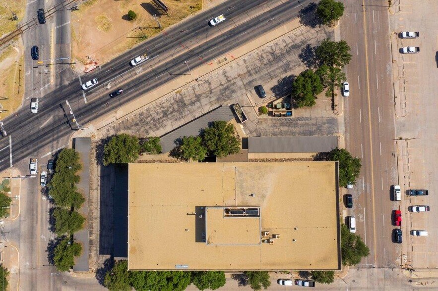 More Photos Of 125 W Missouri Ave, Midland Office For Sale