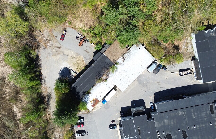 More Photos Of 2 Omega Way, Littleton Warehouse For Lease