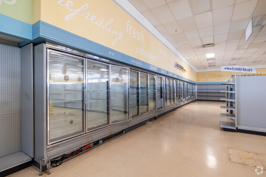 More Photos Of 1180 N State St, San Jacinto Drugstore For Sale