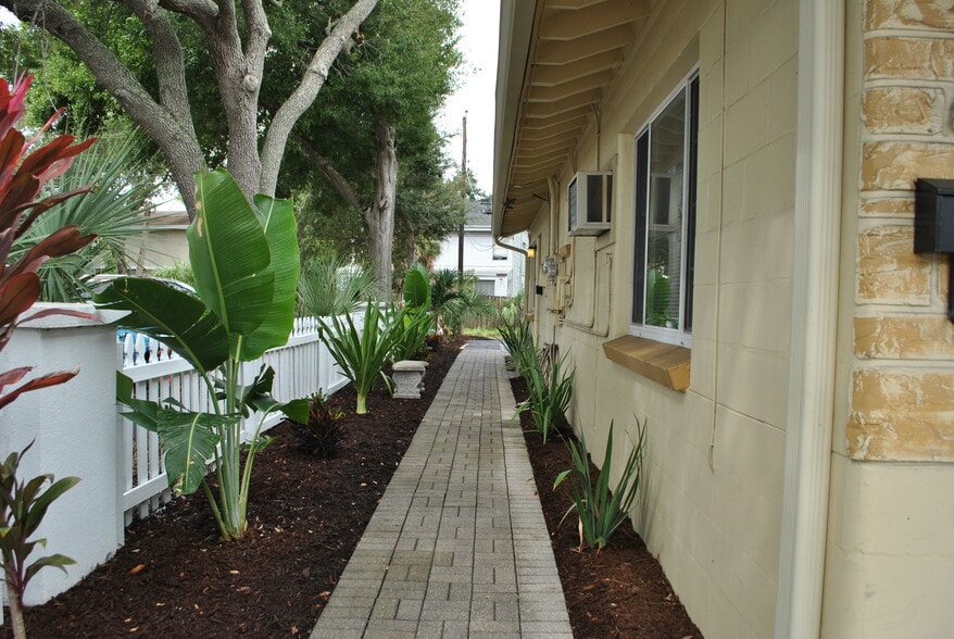 More Photos Of 5710 4th St N, Saint Petersburg Office Residential For Sale