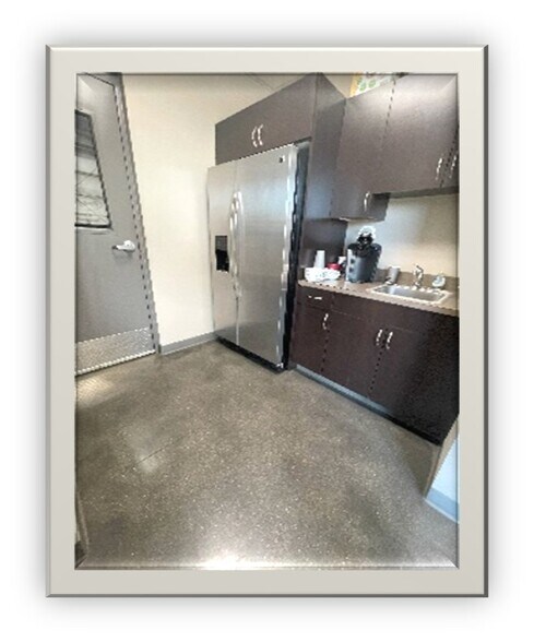 More Photos Of 1923 M 40, Holland Warehouse For Lease