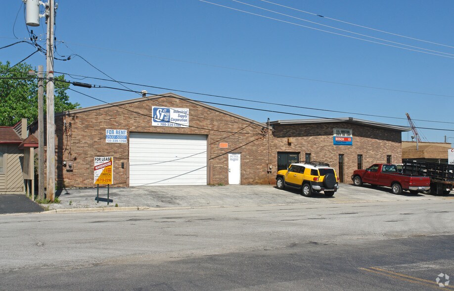 More Photos Of 16060 Suntone Dr, South Holland Warehouse For Lease