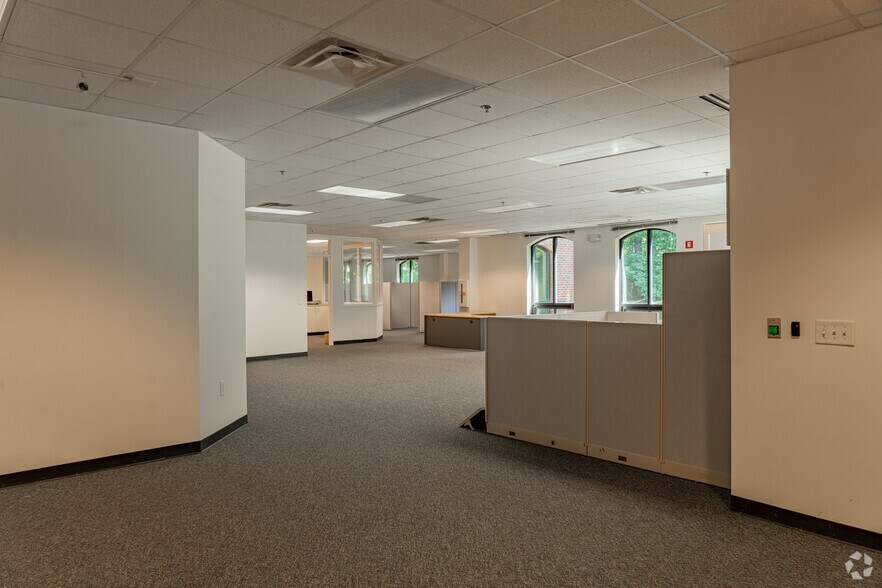 More Photos Of 610 Jones Ferry Rd, Carrboro Medical For Sale