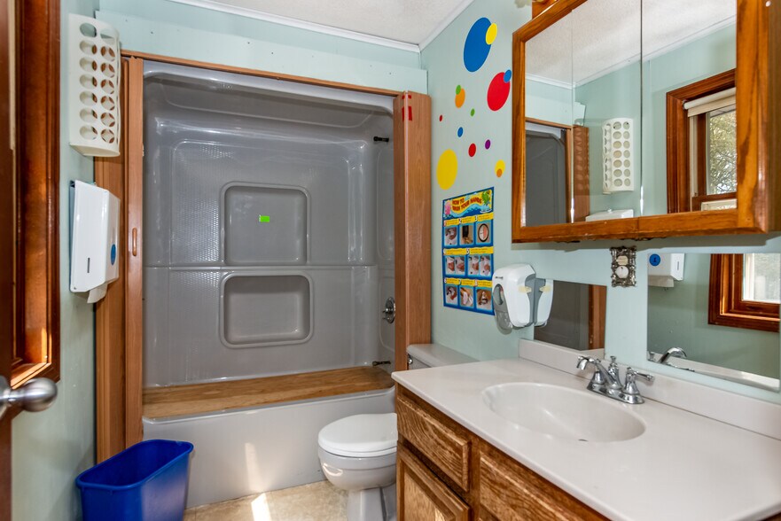 More Photos Of 105 Durham Rd, Dover Daycare Center For Sale