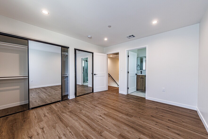 More Photos Of 1857 Crenshaw Blvd, Los Angeles Apartments For Sale