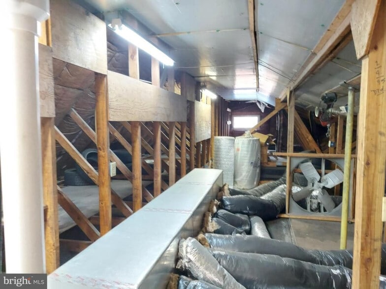 More Photos Of 120 E Market St, Hallam Auto Repair For Sale