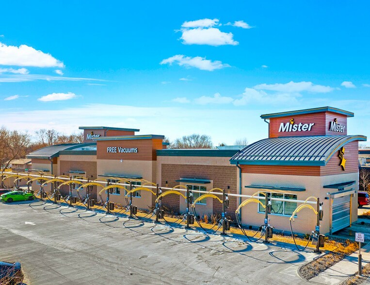 Primary Photo Of 1541 Madison Ave, Mankato Carwash For Sale