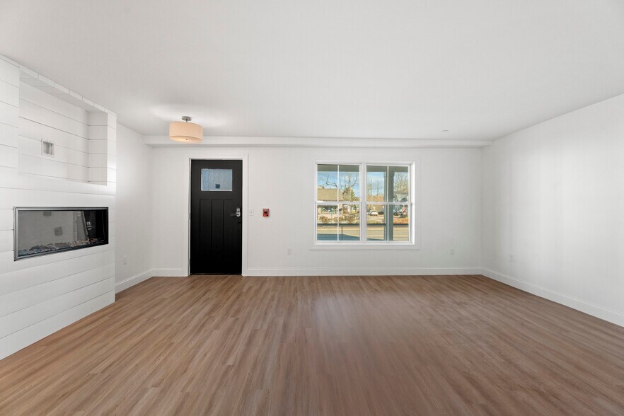More Photos Of 44 Williams Ave, Mystic General Retail For Sale