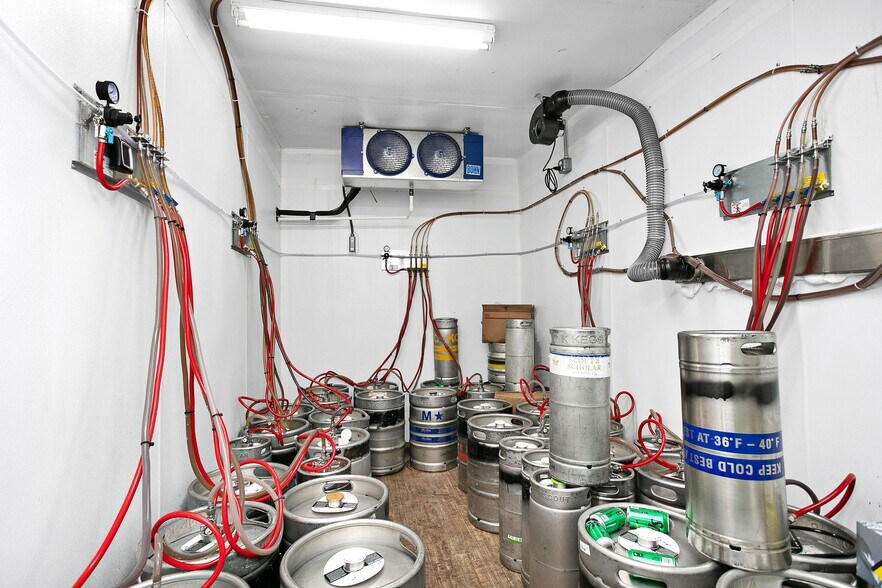 More Photos Of 120 M.L.K. ave, Lebanon Bar For Sale