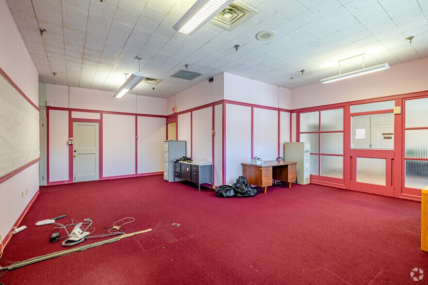 More Photos Of 951 S 13th St, Harrisburg Flex For Sale