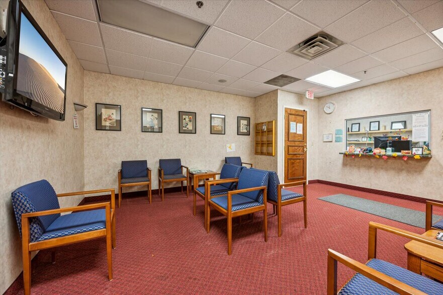 More Photos Of 1465 State Route 31 S, Annandale Medical For Lease