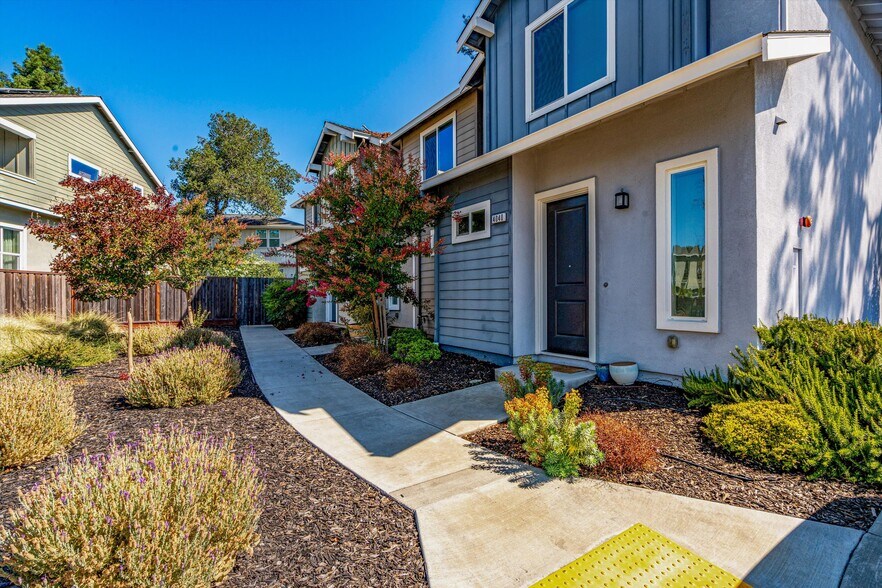 More Photos Of 4040 Alexander David Ct, Larkfield Apartments For Sale