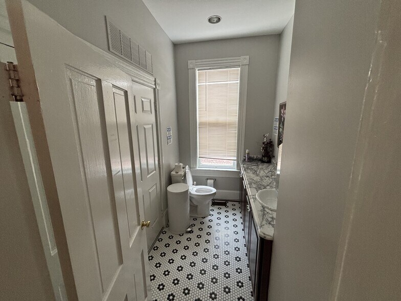 More Photos Of 9117 Church St, Manassas Coworking Space