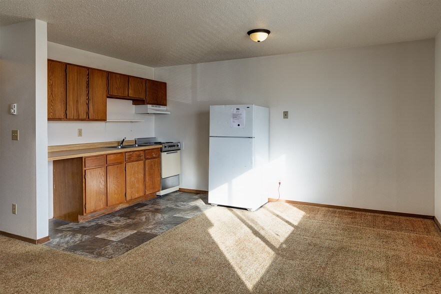 More Photos Of 2910-3002 17th Ave W, Williston Apartments For Sale