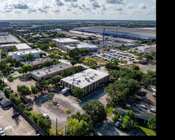 More Photos Of 1325 La Concha Ln, Houston Land For Sale