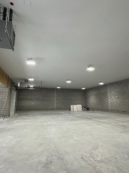 More Photos Of 45 Maple St, Warwick Light Manufacturing For Lease