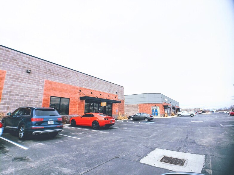 More Photos Of 215 N Redwood Rd, North Salt Lake Flex For Lease