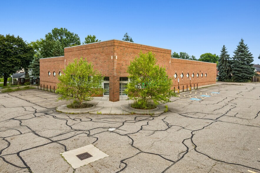 More Photos Of 4342 Cleveland Ave NW, Canton Drugstore For Lease