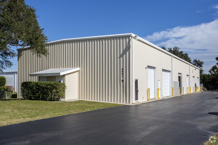 Primary Photo Of 5681 Derek Ave, Sarasota Warehouse For Lease