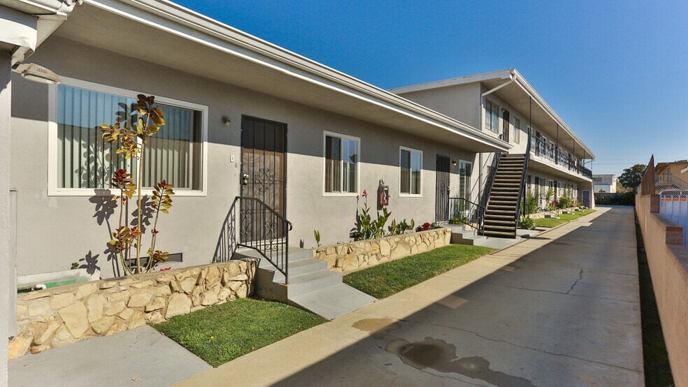 More Photos Of 14412 S Berendo Ave, Gardena Apartments For Sale