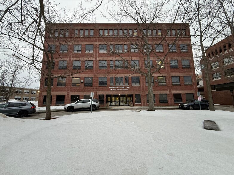 More Photos Of 33 Bartlett St, Lowell Medical For Lease