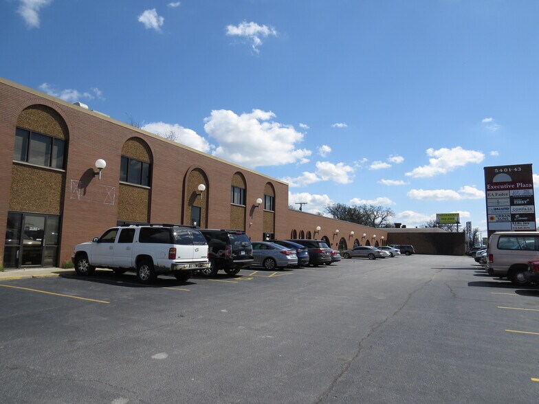 More Photos Of 5401-5443 Broadway St, Merrillville Office For Sale
