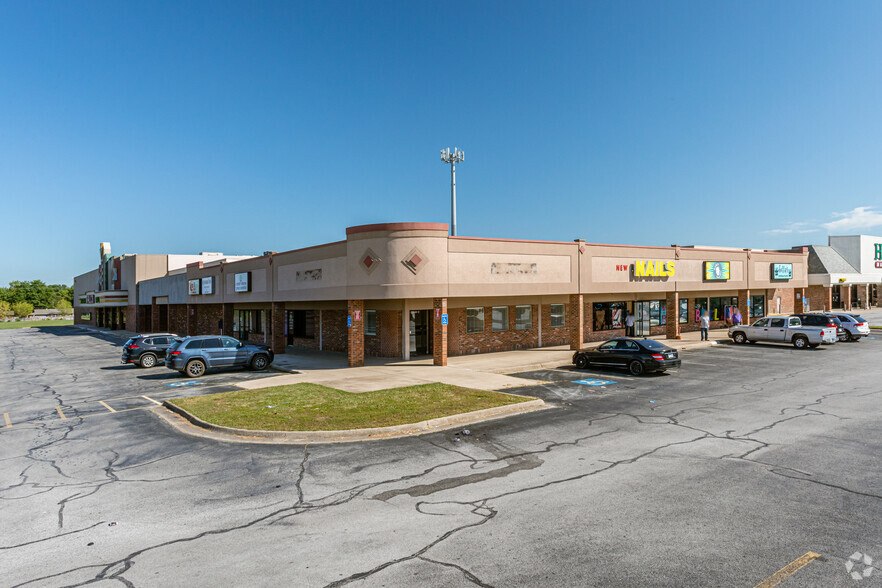 Primary Photo Of 2940 W Sunset Ave, Springdale General Retail For Lease