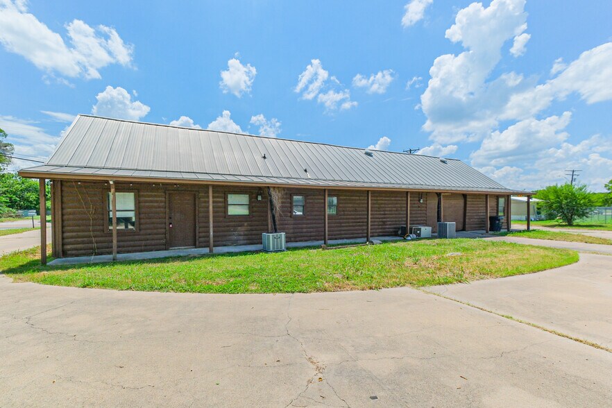 More Photos Of 17857 State Highway 36 S, Somerville Freestanding For Sale