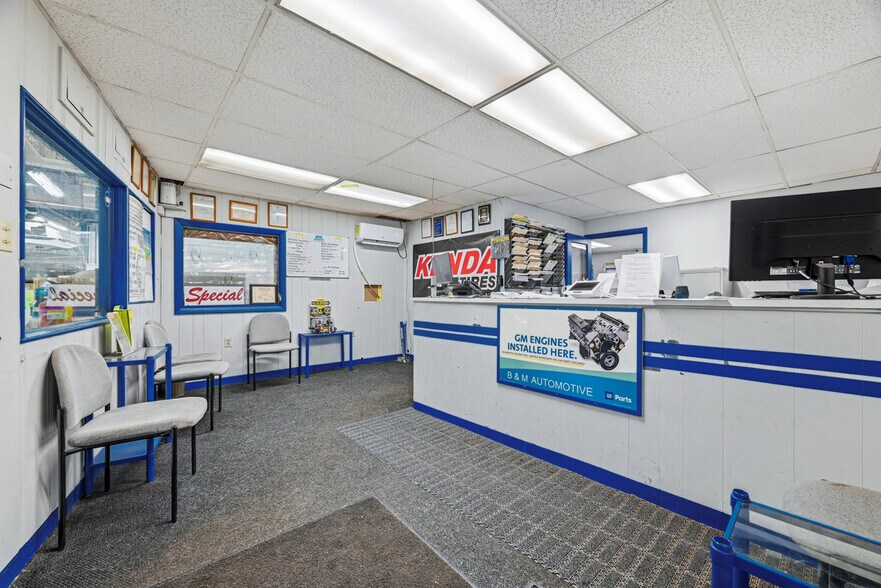 More Photos Of 4301 Main St, Pittsburgh Service For Sale