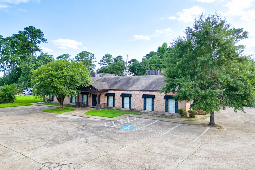 More Photos Of 14721 Pebble Bend Dr, Houston Medical For Lease