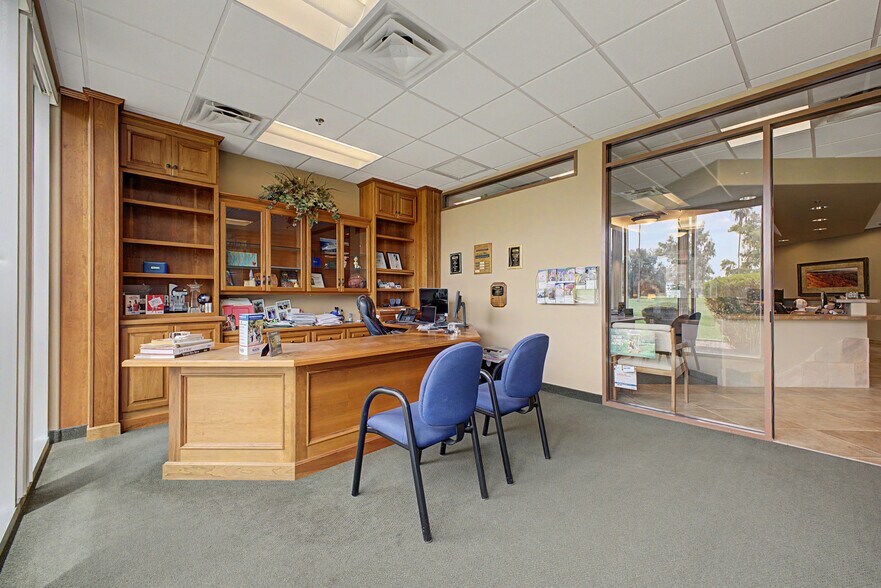 More Photos Of 565 W Chandler Blvd, Chandler Office For Lease
