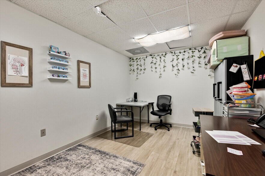 More Photos Of 18 Sportsman Dr, Clarion Medical For Lease