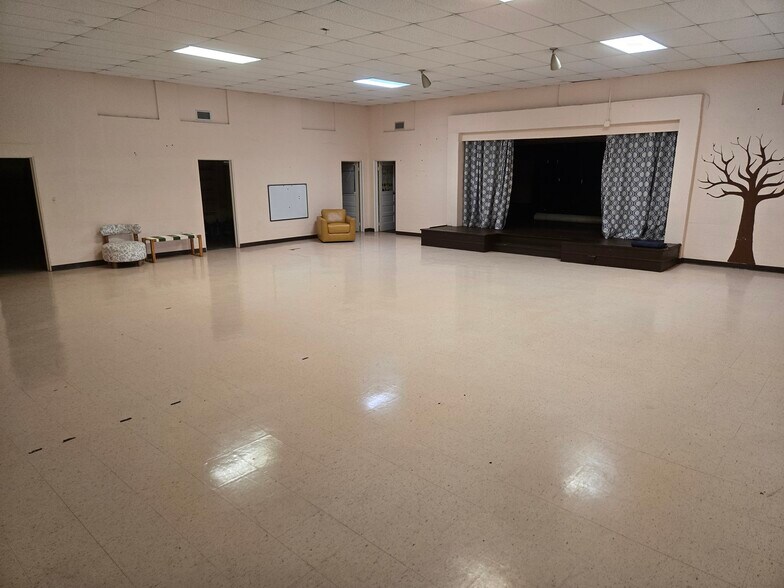 More Photos Of 2624 54th St S, Gulfport Specialty For Sale