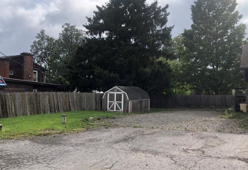 More Photos Of 6002 State Route 281, Little York Convenience Store For Sale