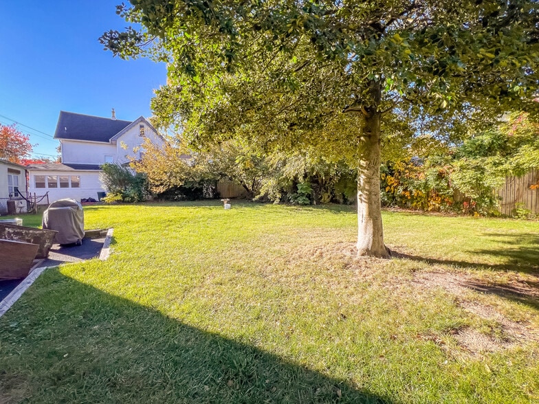 More Photos Of 132 Bellevue Ave, Penndel Office Residential For Sale