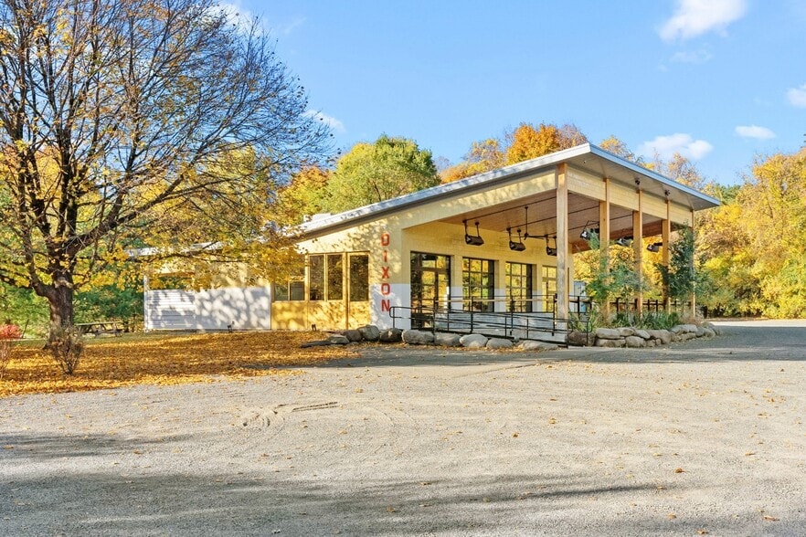 More Photos Of 261 Tinker St, Woodstock Restaurant For Sale